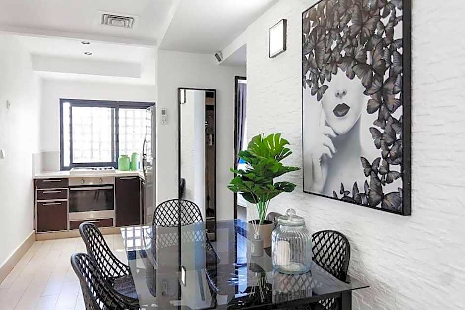 3Bedroom Suite with Balcony and shelter 12