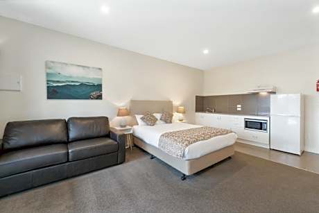 Deluxe Studio - Disability Access