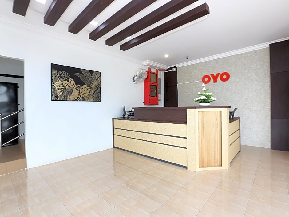 OYO 89888 DZ Residence Guest House
