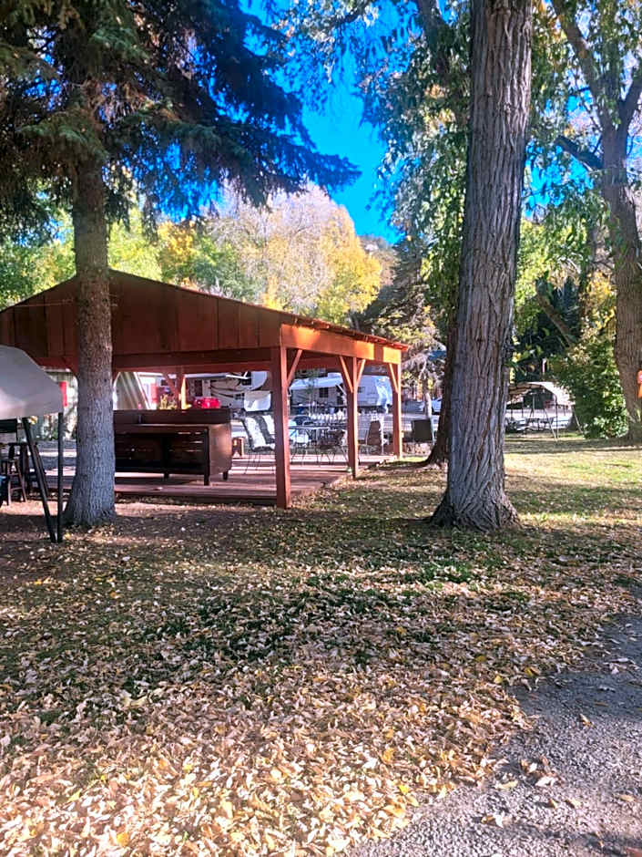 Outpost Motel on the River