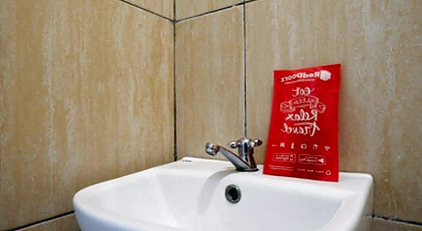 RedDoorz near RSUD Kudus