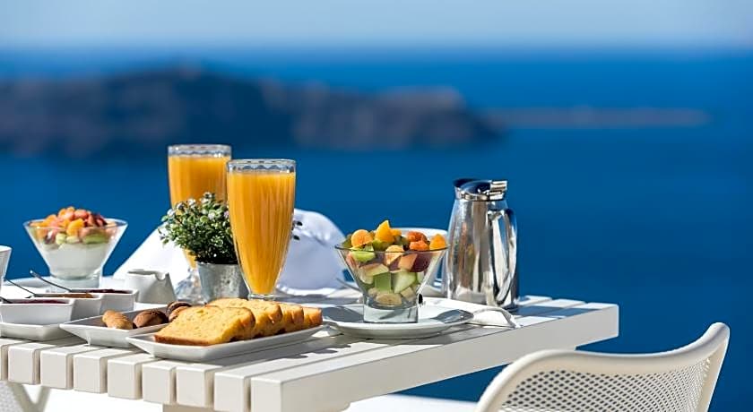 White Santorini Suites & Spa