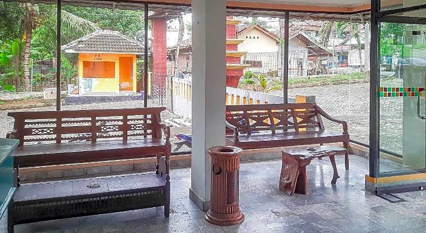 RedDoorz @ Hotel Kumala Pelabuhanratu