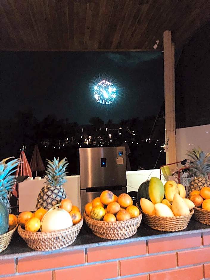 Merry Riverside Hotel