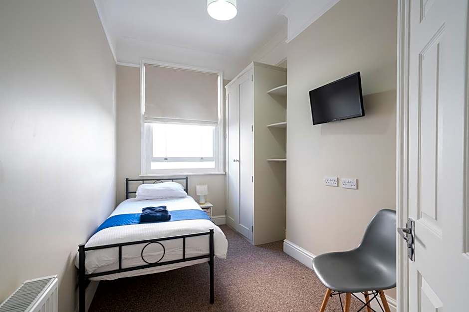 The Veteran Hotel & Bar