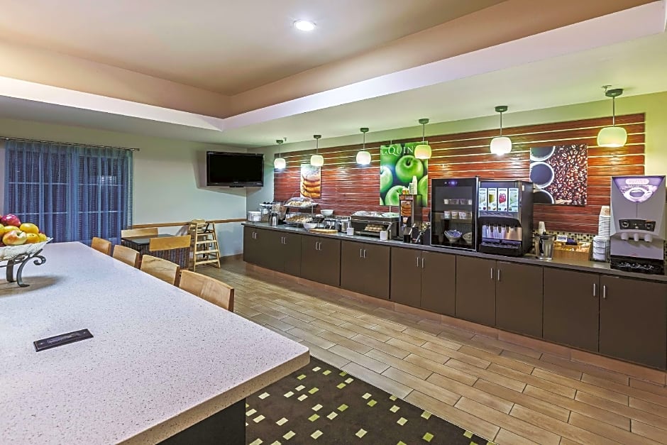 La Quinta Inn & Suites by Wyndham Paris
