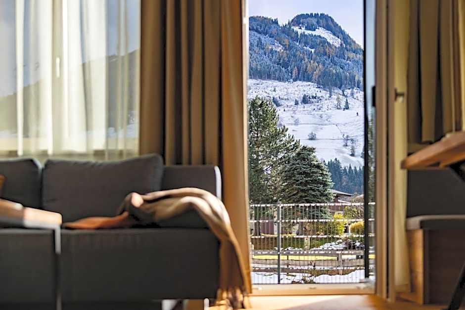 RIVERSIDE RAURIS APARTMENTS