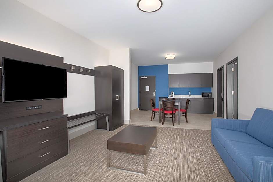 Photo 1 of 2 of 1 Bedroom 1 King Bed Suite