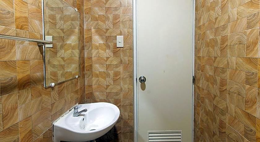 RedDoorz @ Guimod Transient House Ilocos Sur