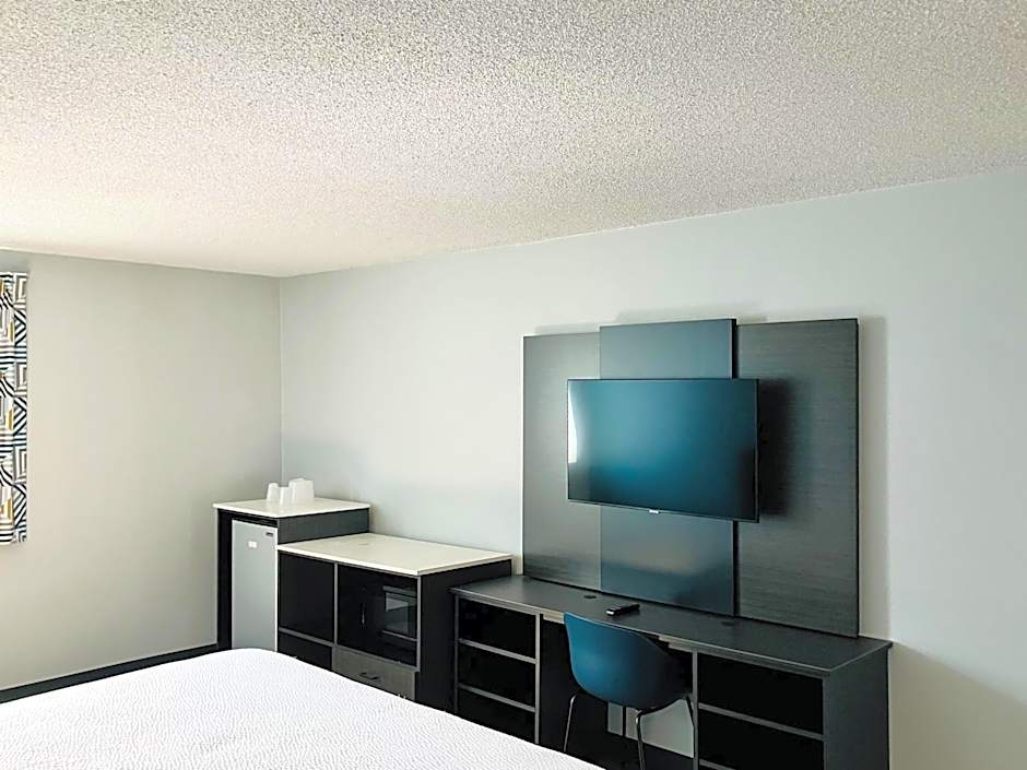 Studio 6 Suites Carson, CA