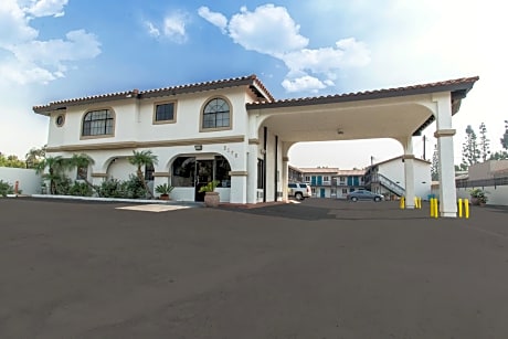 Magnolia Tree Hotel