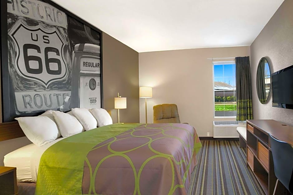 Super 8 by Wyndham Stafford/Springfield Area