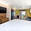 Holiday Inn Express & Suites Petoskey by IHG