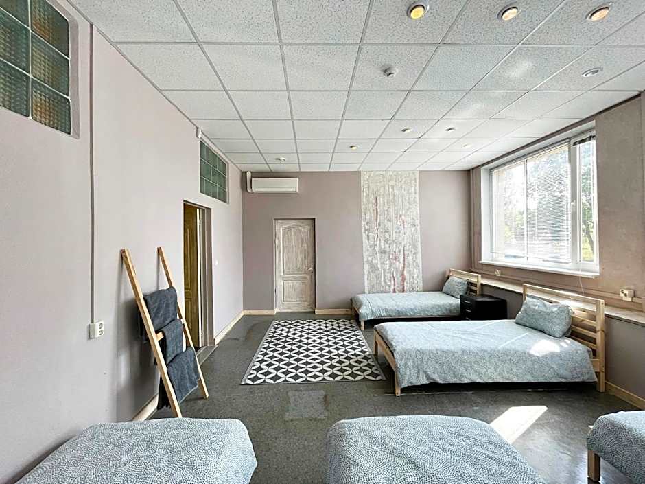 Hostelis R27