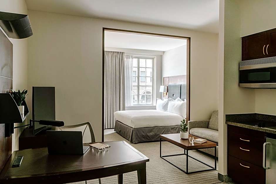 Club Quarters Hotel in Houston