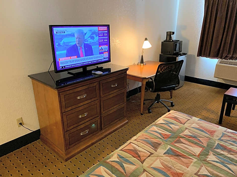 Brentwood Inn & Suites