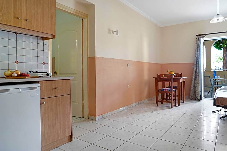 Sandy Maria studio 501