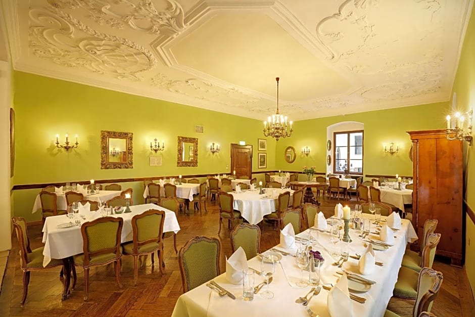 Hotel Schloss Weikersdorf