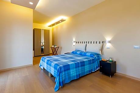 Deluxe Double or Twin Room with Sea View