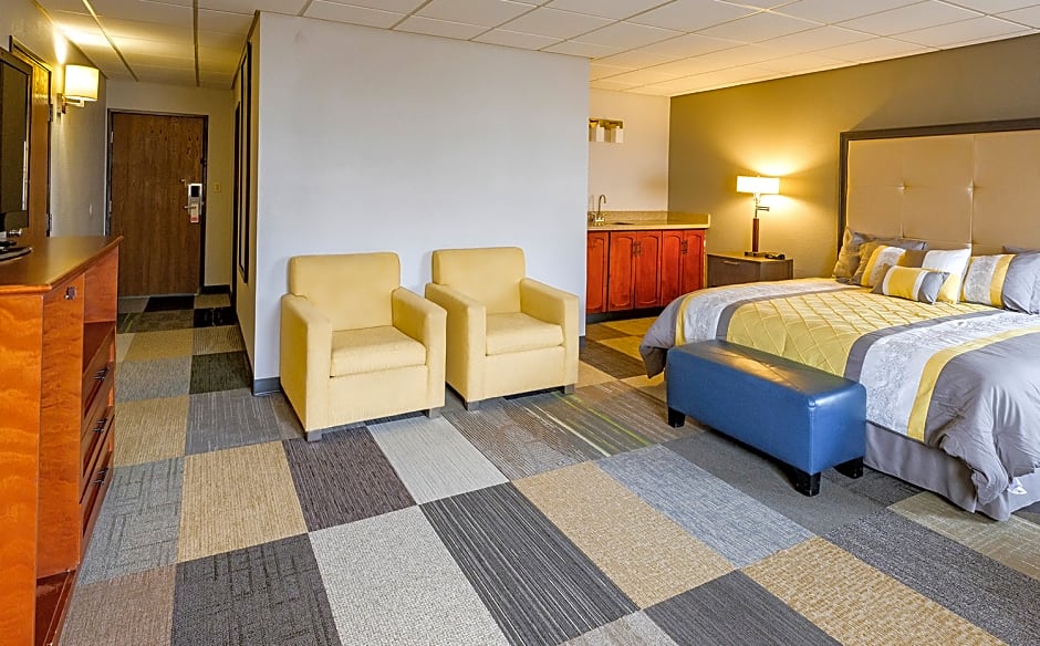 Coratel Suites Iowa Fairfield