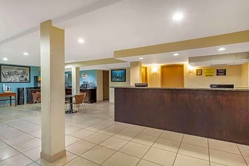 Super 8 by Wyndham Clearwater/US Hwy 19 N