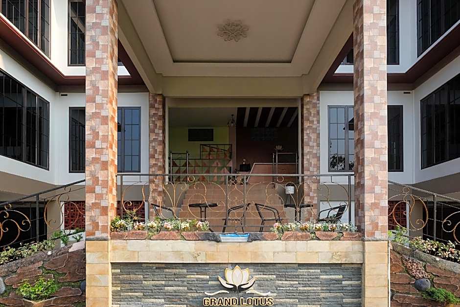 Urbanview Grand Lotus Hotel by RedDoorz