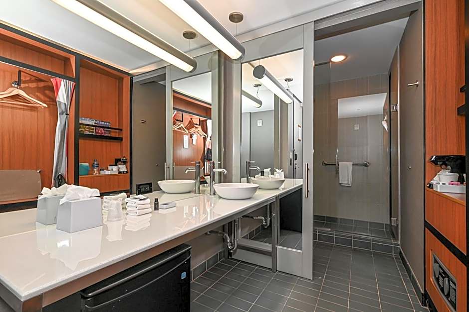 Aloft Charlotte City Center