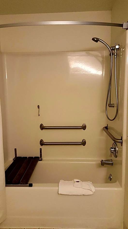 Motel 6-Saukville, WI