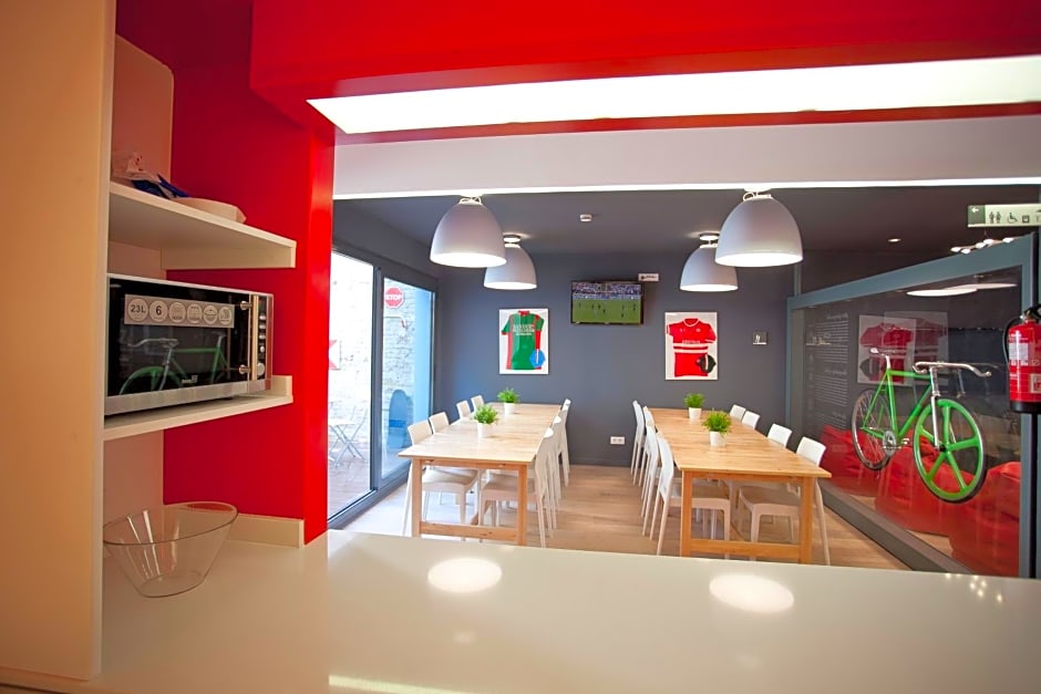 Sant Jordi Hostels Gracia