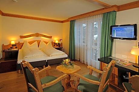 Triple Room with Mountain View