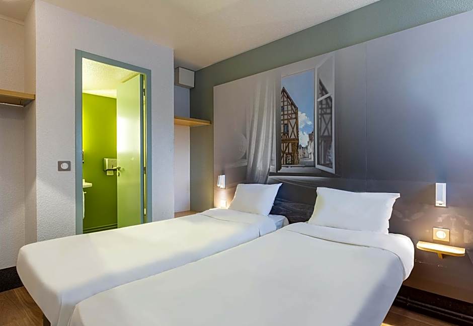 B&B HOTEL CHARTRES Le Forum
