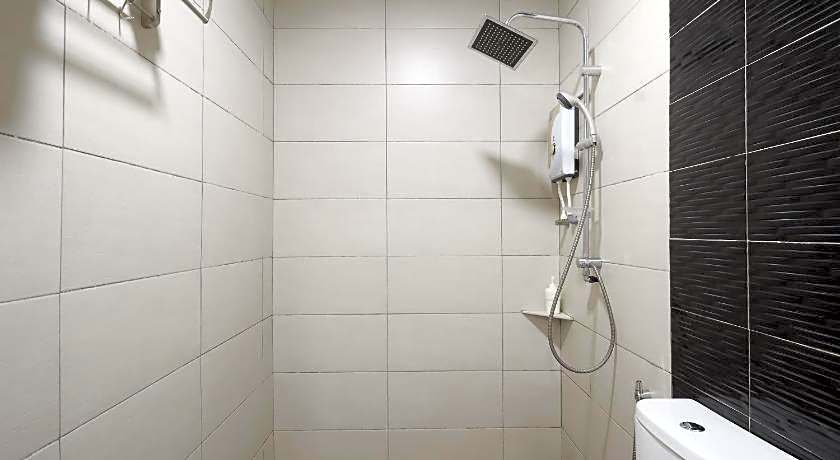 M S Hotel, Tengku Kelana KTM Klang