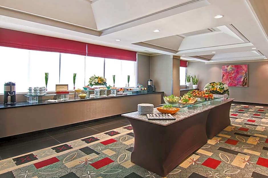 DoubleTree by Hilton Toronto Downtown