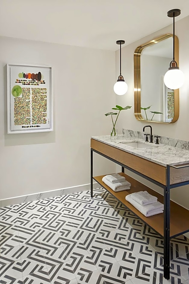 Kimpton Virgilio By IHG
