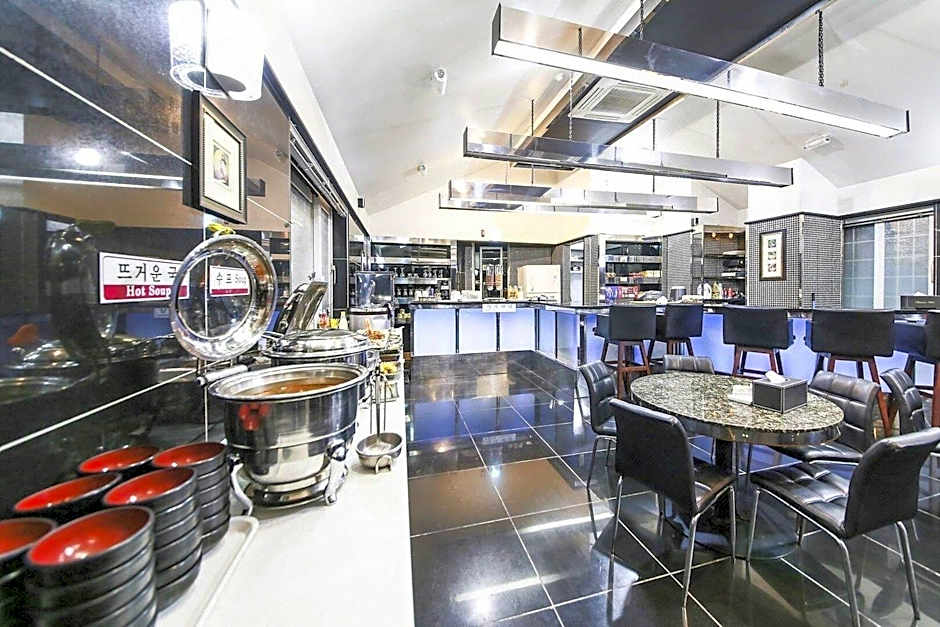 Cheonan Business Hotel