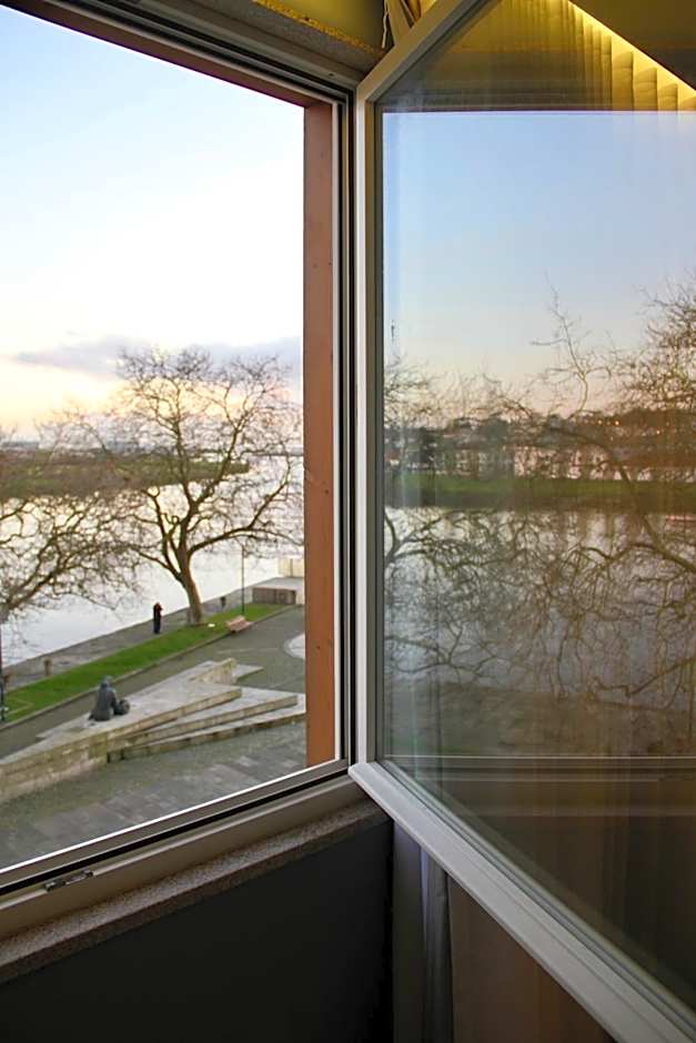 A Rendilheira Charm Suites