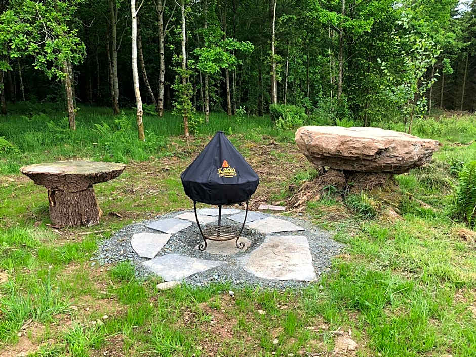 Coed y Marchog Woodland Retreat