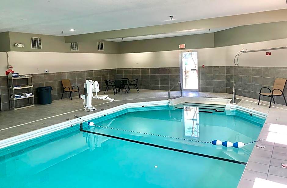 Red Roof Inn & Suites Omaha - Council Bluffs