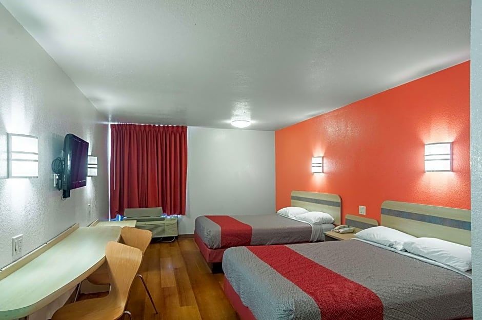 Motel 6-Oklahoma City, OK - South