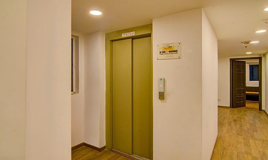 Treebo Trend Apple Tree Express