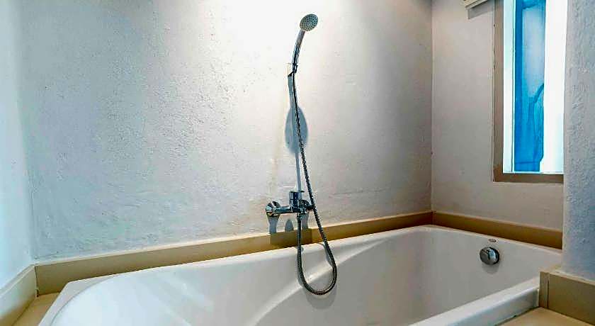 Chelona Condo By Favstay