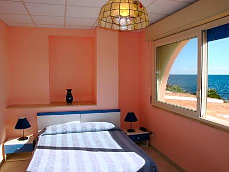 Double or Twin Room with Sea View