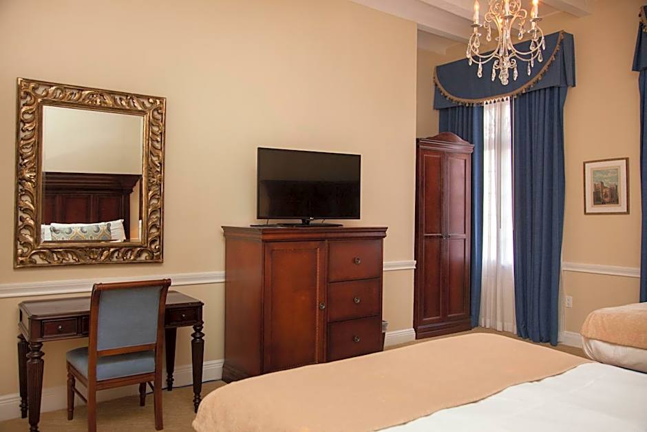 Hotel St. Pierre French Quarter