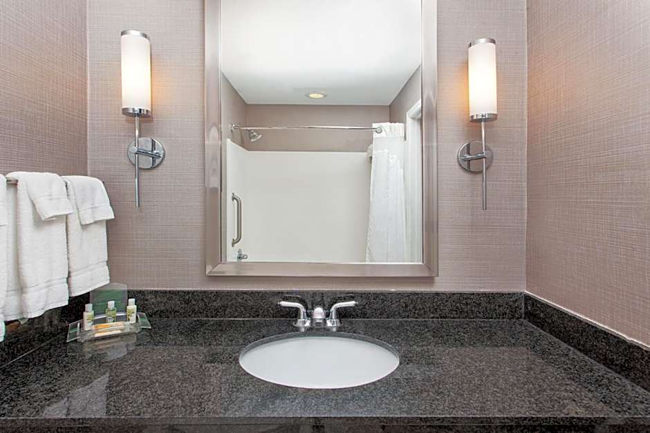 DoubleTree by Hilton Brunswick