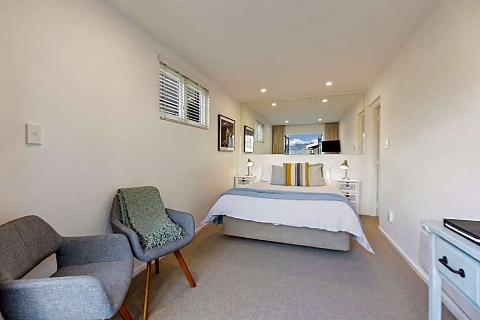Queenstown House Bed & Breakfast and Apartments
