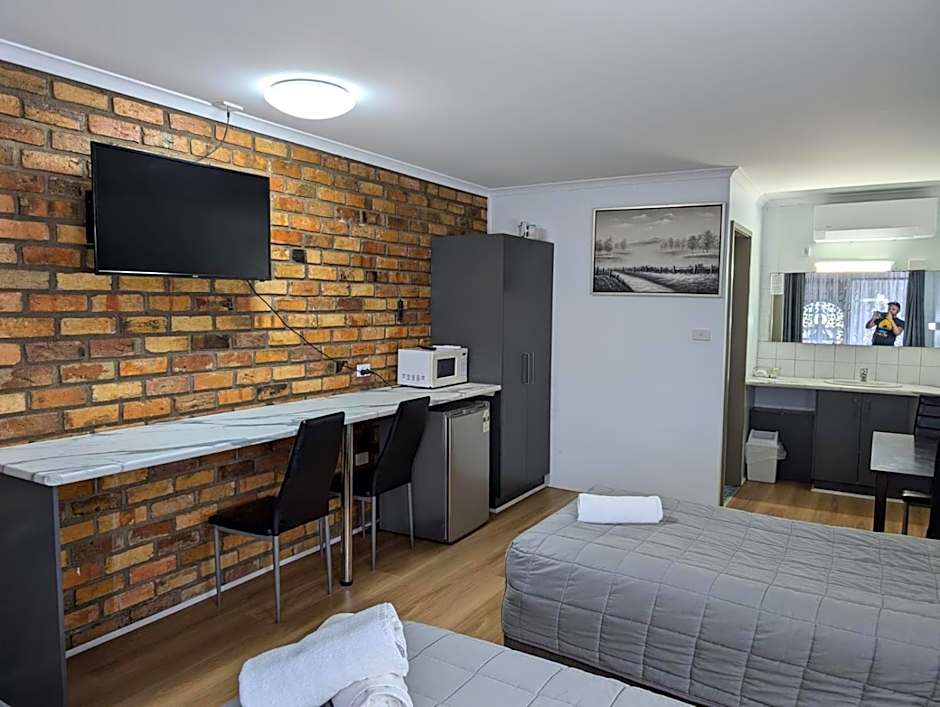 Morwell Parkside Motel