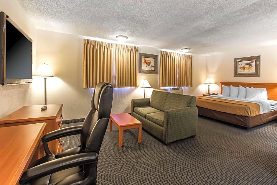 Econo Lodge Inn & Suites Clinton