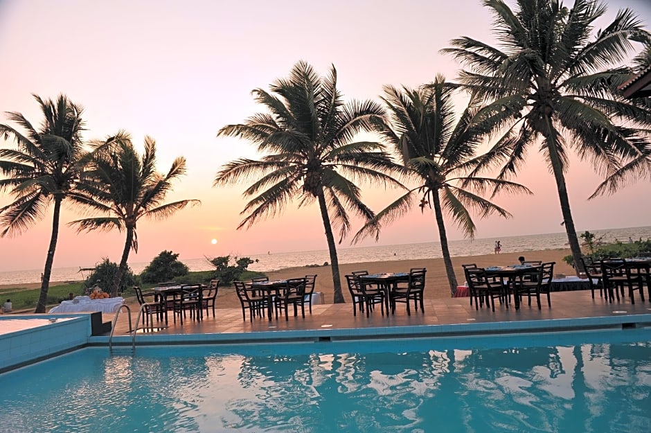 Catamaran Beach Hotel Negombo