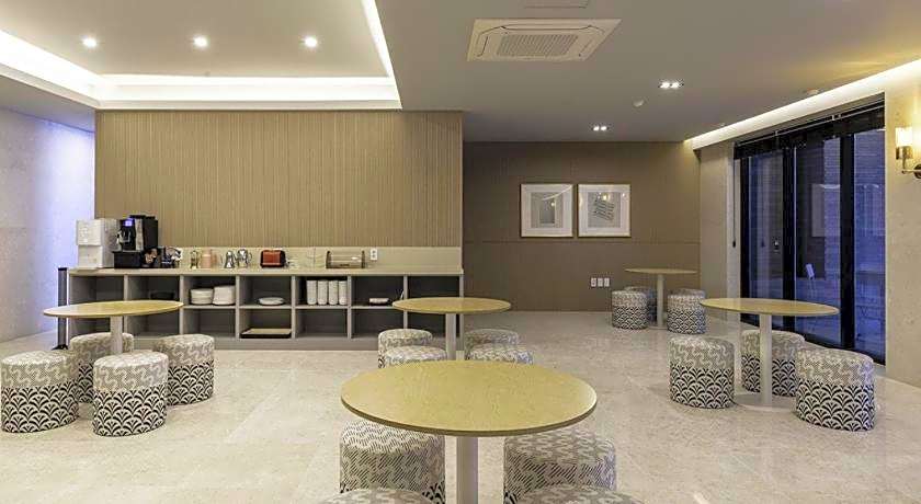 Brown-Dot Hotel Deokcheon