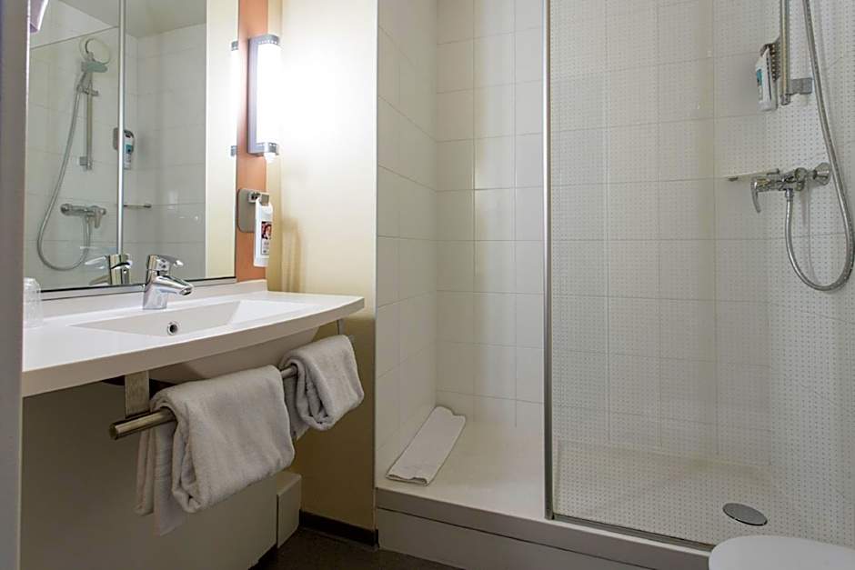 ibis Senlis